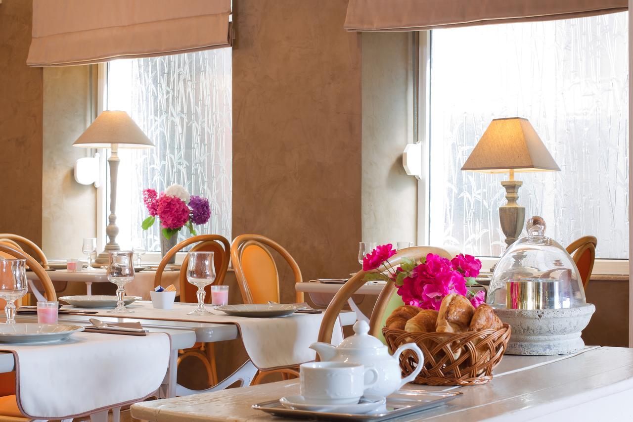 Hotel Le Roosevelt Givet Exterior foto